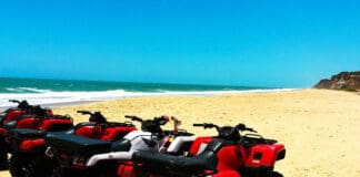 Turista morre após cair de quadriciclo em falésia na Praia Bela, Litoral Sul da Paraíba