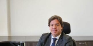 Ministro nega privatização dos Correios e anuncia investimentos na Paraíba