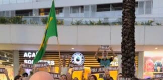 Bolsonaristas protestam contra Lula e STF na orla de Tambaú, em João Pessoa