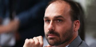 Câmara inicia processo de cassação de Eduardo Bolsonaro; relatório deve ser votado em 60 dias