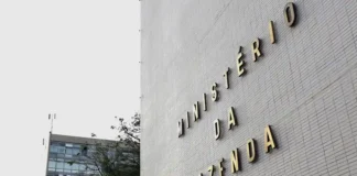Reforma Administrativa propõe fim das férias de 60 dias e limitações a teletrabalho e verbas no serviço público
