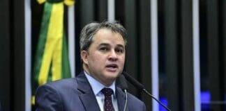 Efraim Filho assina pedido de impeachment de Alexandre de Moraes e critica “excessos”
