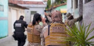 Policial baleado Cabedelo: agente atingido em operação segue internado estável