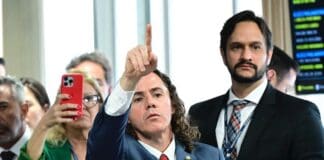 Senado enterra PEC da Blindagem com voto unânime de Veneziano Vital do Rêgo