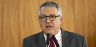 Ministério da Saúde compra 150 mil antídotos contra intoxicação por metanol no Brasil