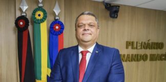 Presidente da Câmara de Cabedelo assume prefeitura e muda comando da cidade