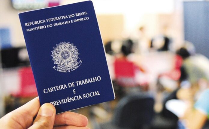 Sine-Carteira-de-Trabalho-Foto-Agencia-Brasil