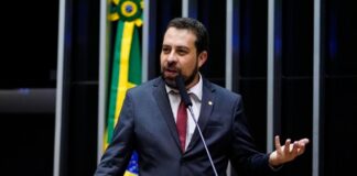 Guilherme Boulos diz que fim da escala 6×1 pode ser aprovado ainda em 2026
