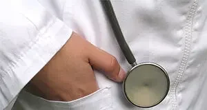 Estudantes de Medicina da UFPB protestam contra risco de colapso no internato